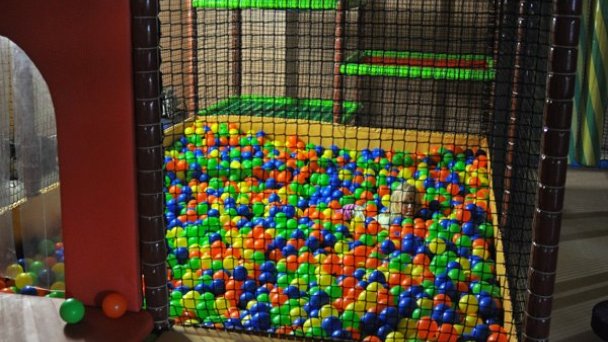 Funville 4 Zdroj: https://scontent-vie1-1.xx.fbcdn.net/v/t1.0-9/298256_237258702993218_1865995980_n.jpg?_nc_cat=105&_nc_sid=e007fa&_nc_oc=AQmTZcyXC6ohnzoJEZP3HbKtrpKoCQ46_zYL771KpgV8hTGWzzNi7qtdgWKBNvKs2wM&_nc_ht=scontent-vie1-1.xx&oh=842f5d692b4ef3f27b70b9eac1bed851&oe=5ECC72C3