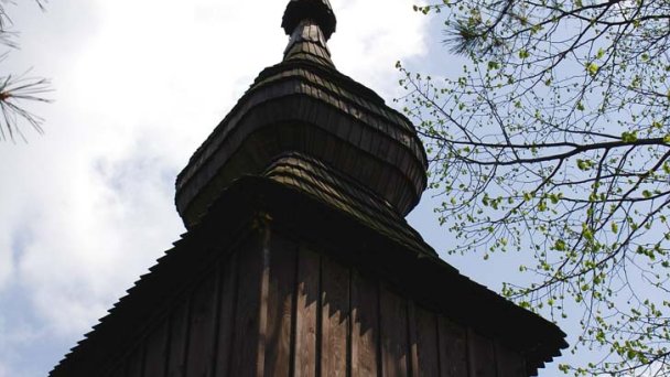 Chrám sv. Michala Archanděla Inovce 3 Zdroj: https://sk.wikipedia.org/wiki/Chr%C3%A1m_sv%C3%A4t%C3%A9ho_Michala_archanjela_(Inovce)