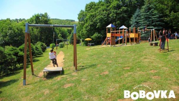 Bobovka Kavečany 2 Zdroj: https://scontent-vie1-1.xx.fbcdn.net/v/t1.0-0/p640x640/61451619_2753443688060023_2866254198876405760_o.jpg?_nc_cat=100&_nc_sid=8024bb&_nc_oc=AQmRmNEPmTa7sH_uRqbMmaaoHkgkxad8NGGIiDVs-RLHWwT9hgiGn8W1rhN-RjgRvp0&_nc_ht=scontent-vie1-1.xx&_nc_tp=6&oh=1f5a0ace8e6b0c654903422bc73a39fa&oe=5EC69CD4