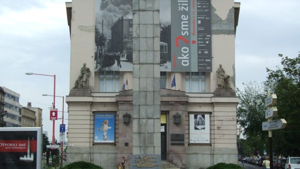 Slovenské národní muzeum (SNM) Bratislava 2 Zdroj: https://sk.wikipedia.org/wiki/Slovensk%C3%A9_n%C3%A1rodn%C3%A9_m%C3%BAzeum