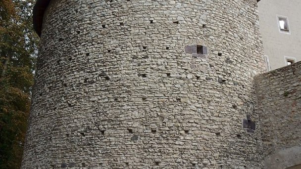 Hrad Banská Bystrica 5 Autor: Patrik Kunec Zdroj: https://upload.wikimedia.org/wikipedia/commons/thumb/d/d3/Bansk%C3%A1_Bystrica_-_Ban%C3%ADcka_ba%C5%A1ta.JPG/800px-Bansk%C3%A1_Bystrica_-_Ban%C3%ADcka_ba%C5%A1ta.JPG