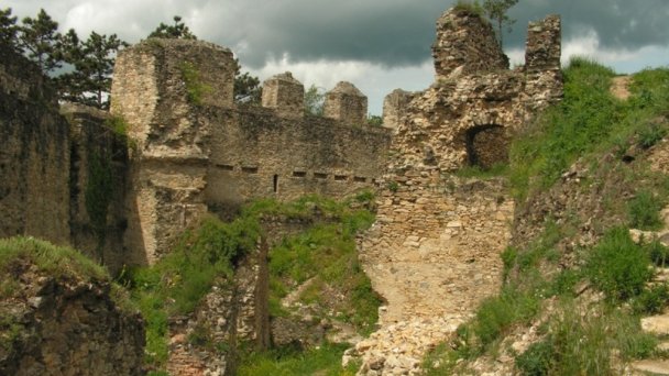 Hrad Divin 3 Autor: hrady-zamky.sk Zdroj: https://www.hrady-zamky.sk/divin/