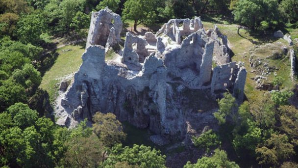 Hrušovský hrad Autor: Civertan Zdroj: https://upload.wikimedia.org/wikipedia/commons/f/f9/Hrussocivertanlegi1.jpg Hrušovský hrad Autor: Civertan Zdroj: https://upload.wikimedia.org/wikipedia/commons/f/f9/Hrussocivertanlegi1.jpg
