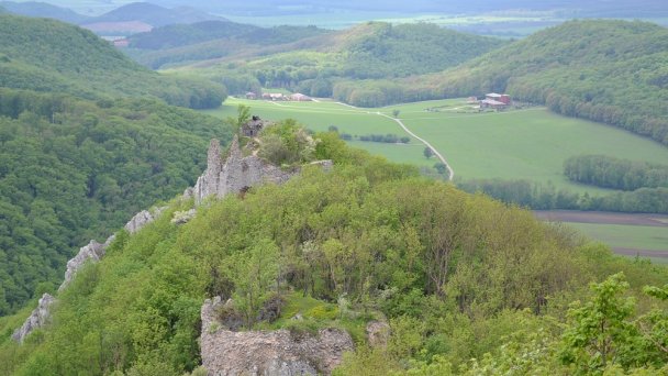 Hrad Ostrý Kameň Autor: Pudelek (Marcin Szala) Zdroj: https://upload.wikimedia.org/wikipedia/commons/5/5d/Ostr%C3%BD_Kame%C5%88_castle_%28Scharfenstein%2C_%C3%89lsk%C3%B6%29%2C_Slovakia.JPG Hrad Ostrý Kameň Autor: Pudelek (Marcin Szala) Zdroj: https://upload.wikimedia.org/wikipedia/commons/5/5d/Ostr%C3%BD_Kame%C5%88_castle_%28Scharfenstein%2C_%C3%89lsk%C3%B6%29%2C_Slovakia.JPG