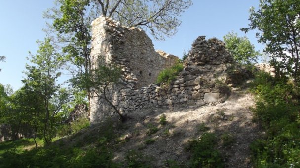 Hrad Muráň Autor: hrady-zamky.sk Zdroj: https://www.hrady-zamky.sk/obrazky/muran/muran4.jpg Hrad Muráň Autor: hrady-zamky.sk Zdroj: https://www.hrady-zamky.sk/obrazky/muran/muran4.jpg