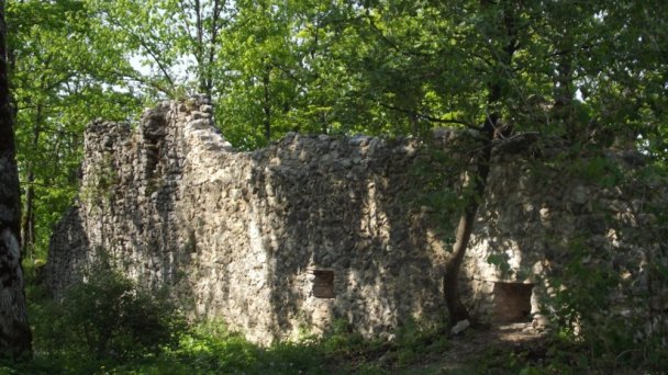 Hrad Muráň Autor: hrady-zamky.sk Zdroj: https://www.hrady-zamky.sk/obrazky/muran/muran6.jpg Hrad Muráň Autor: hrady-zamky.sk Zdroj: https://www.hrady-zamky.sk/obrazky/muran/muran6.jpg