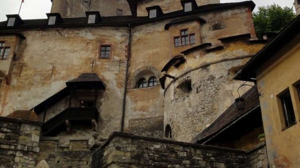 Oravský hrad Autor: Jan Kaláb Zdroj: https://www.flickr.com/photos/pitel/9374771369/in/photolist-XmptDr-Xmptqk-fhq9V8-fhEqch-fhq9NP-fhq9Hv-fhq9Lp-fhq9Tn-fhEqd5-fhEqeY-fhq9DT-fhEqf9-fhEqeJ-fhEq2b-fhq9Gz-vYMfQw-vYM6LE-wfJHWE-vjnjmm-vYM4Es-wgPPWZ-vjvUmi-vYTJtr-wgQ3pz