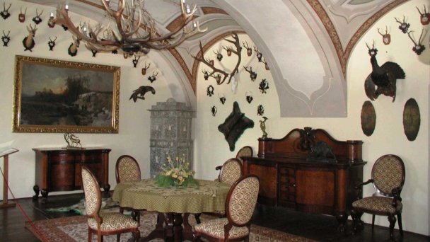 Kaštieľ Svätý Anton- Poľovnícky salón Kaštieľ Svätý Anton- Poľovnícky salón