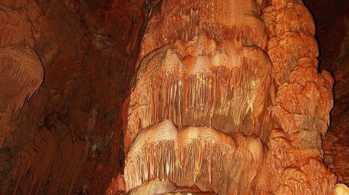 Krásnohorská jeskyně Krásnohorská Dlhá Lúka