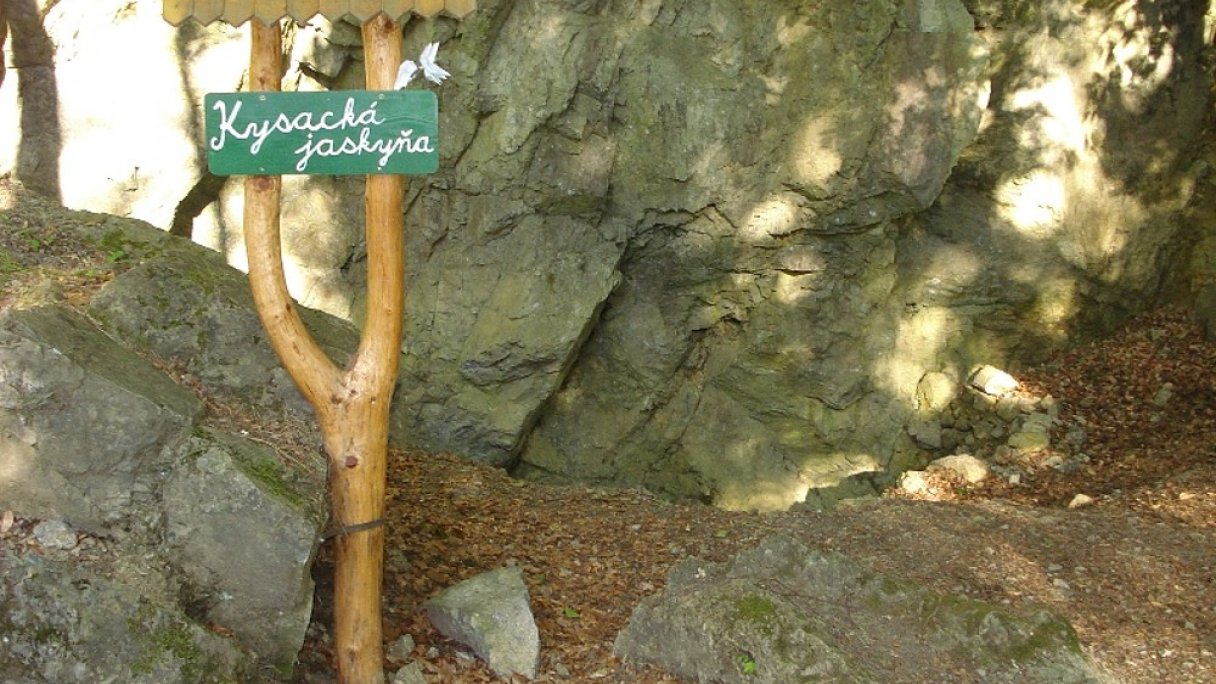 Kysacká jaskyňa Autor: http://www.keturist.sk/info/jaskyne-a-priepasti/kysacka-jaskyna/ Zdroj: http://www.keturist.sk/info/wp-content/uploads/2013/10/DSC03428.jpg