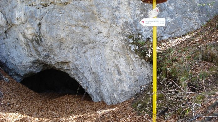 Jeskyně Šarkanova diera