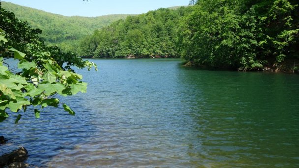 Jezero Morské oko 3 Zdroj: https://sk.wikipedia.org/wiki/Morsk%C3%A9_oko_(jazero)