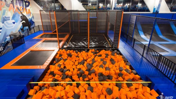JUMP FUN - více než 100 atrakcí pro všechny věkové kategorie 13 JUMP FUN - více než 100 atrakcí pro všechny věkové kategorie 13