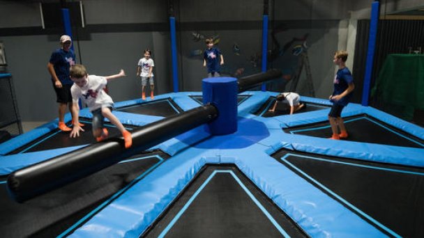 JUMP FUN - více než 100 atrakcí pro všechny věkové kategorie 4 JUMP FUN - více než 100 atrakcí pro všechny věkové kategorie 4