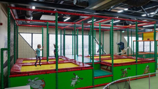 JUMP FUN - více než 100 atrakcí pro všechny věkové kategorie 15 JUMP FUN - více než 100 atrakcí pro všechny věkové kategorie 15
