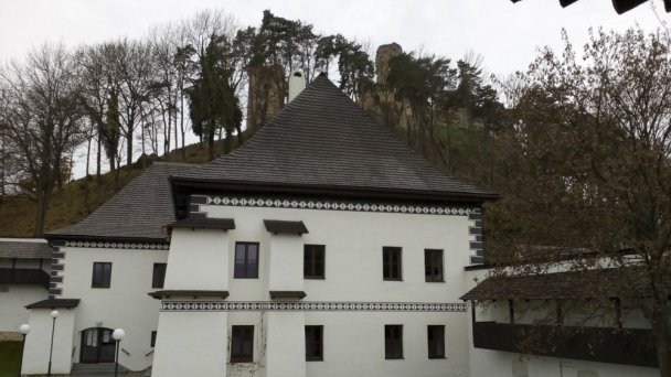 Zichyho zámek (kaštieľ) Divín 4 Zdroj: https://www.divin.sk/zichyho-kastiel-muzeum-historie-obce-divin.html