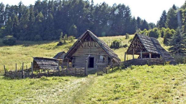 Archeologické muzeum v přírodě Liptovská Mara - Havránok 3 Zdroj: https://www.muzeum.sk/archeologicke-muzeum-v-prirode-liptovska-mara-havranok.html Archeologické muzeum v přírodě Liptovská Mara - Havránok 3 Zdroj: https://www.muzeum.sk/archeologicke-muzeum-v-prirode-liptovska-mara-havranok.html