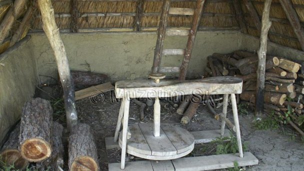 Archeologické muzeum v přírodě Liptovská Mara - Havránok 5 Zdroj: https://www.muzeum.sk/archeologicke-muzeum-v-prirode-liptovska-mara-havranok.html Archeologické muzeum v přírodě Liptovská Mara - Havránok 5 Zdroj: https://www.muzeum.sk/archeologicke-muzeum-v-prirode-liptovska-mara-havranok.html