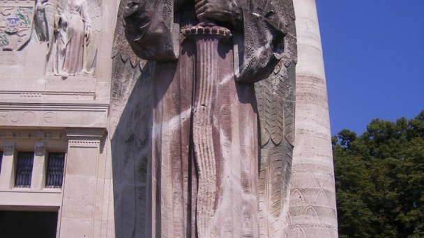 Mauzóleum Krásna Hôrka 2 Autor: Szeder László Zdroj: https://upload.wikimedia.org/wikipedia/commons/thumb/0/03/Krasznahorkav%C3%A1ralja05.JPG/800px-Krasznahorkav%C3%A1ralja05.JPG