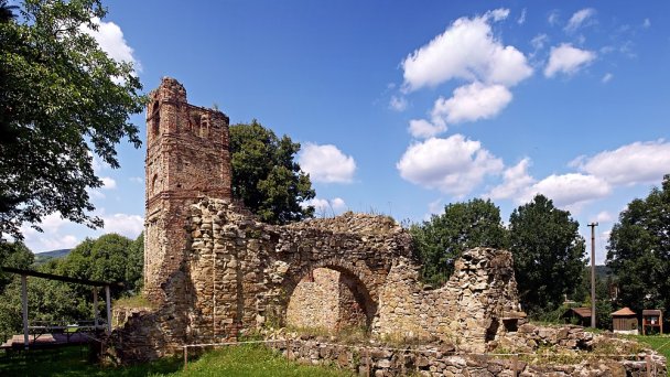 Monastier Zostúpenia Svätého Ducha Autor: Pierre Bona Zdroj: https://upload.wikimedia.org/wikipedia/commons/8/85/Krasny-Brod_ruines_monast%C3%A8re_pano.jpg Monastier Zostúpenia Svätého Ducha Autor: Pierre Bona Zdroj: https://upload.wikimedia.org/wikipedia/commons/8/85/Krasny-Brod_ruines_monast%C3%A8re_pano.jpg