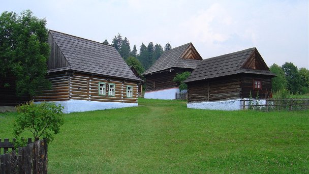 Skanzen Stará Ľubovňa Autor: Kristo Zdroj: https://upload.wikimedia.org/wikipedia/commons/c/cb/Lubovna_museum_II.jpg