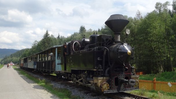 Lesnícky skanzén Vydrovo Zdroj: https://sk.wikipedia.org/wiki/Lesn%C3%ADcky_skanzen_Vydrovo Lesnícky skanzén Vydrovo Zdroj: https://sk.wikipedia.org/wiki/Lesn%C3%ADcky_skanzen_Vydrovo