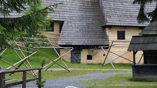 Skanzén Zuberec Autor: Dezidor Zdroj: https://sk.wikipedia.org/wiki/M%C3%BAzeum_oravskej_dediny Skanzén Zuberec Autor: Dezidor Zdroj: https://sk.wikipedia.org/wiki/M%C3%BAzeum_oravskej_dediny
