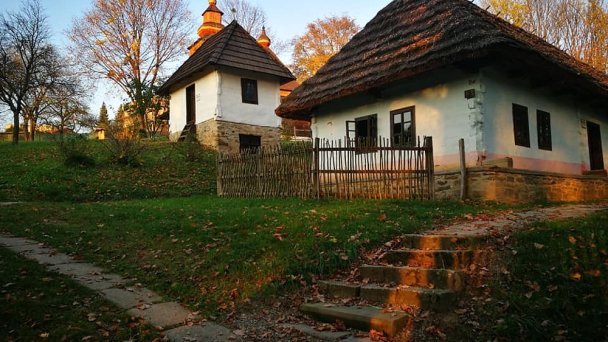 Skanzen Humenné Autor: Facebook Otto Kráľ Zdroj: https://scontent.fbts7-1.fna.fbcdn.net/v/t1.0-9/74493407_2545014542252242_4030298290095390720_n.jpg?_nc_cat=107&ccb=2&_nc_sid=730e14&_nc_ohc=hM5qCRZkcCkAX8DoWsJ&_nc_ht=scontent.fbts7-1.fna&oh=5c6f42a04ade168ebe9af864670f5237&oe=5FE9A9C2 Skanzen Humenné Autor: Facebook Otto Kráľ Zdroj: https://scontent.fbts7-1.fna.fbcdn.net/v/t1.0-9/74493407_2545014542252242_4030298290095390720_n.jpg?_nc_cat=107&ccb=2&_nc_sid=730e14&_nc_ohc=hM5qCRZkcCkAX8DoWsJ&_nc_ht=scontent.fbts7-1.fna&oh=5c6f42a04ade168ebe9af864670f5237&oe=5FE9A9C2