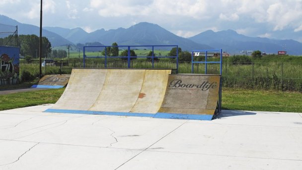 Skatepark Liptovský Mikuláš 3 Autor: Kristián Zdroj: http://www.boardlife.sk/sk/skateboard/skatepark/skatepark-liptovsky-mikulas Skatepark Liptovský Mikuláš 3 Autor: Kristián Zdroj: http://www.boardlife.sk/sk/skateboard/skatepark/skatepark-liptovsky-mikulas