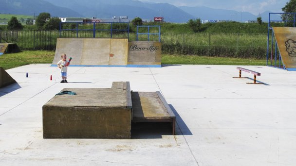 Skatepark Liptovský Mikuláš 5 Autor: Kristián Zdroj: http://www.boardlife.sk/sk/skateboard/skatepark/skatepark-liptovsky-mikulas Skatepark Liptovský Mikuláš 5 Autor: Kristián Zdroj: http://www.boardlife.sk/sk/skateboard/skatepark/skatepark-liptovsky-mikulas