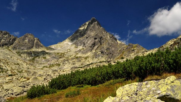 Štít Vysoká 4 Zdroj: https://sk.wikipedia.org/wiki/Vysok%C3%A1_(vrch_v_Tatr%C3%A1ch) Štít Vysoká 4 Zdroj: https://sk.wikipedia.org/wiki/Vysok%C3%A1_(vrch_v_Tatr%C3%A1ch)