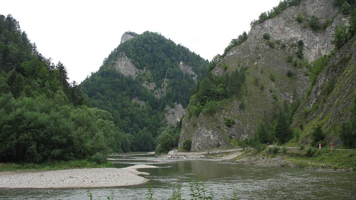 Průlom Dunajce, splav po řece Dunajec 1 Zdroj: https://sk.wikipedia.org/wiki/Dunajec#/media/Súbor:Dunajec_-_Droga_Pieninska_01.jpg