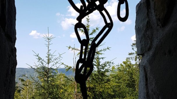 Rozhledna na vrchu Bobovec 4 Autor: Michal Jakubský Zdroj: https://kamnahory.sk/Turistika/Mala-Fatra/Rozhladna-na-Bobovci.html