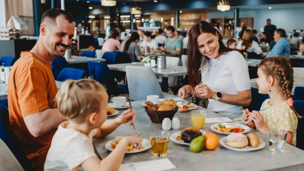 Hotel Akvamarín **** Bešeňová 31 Hotel Akvamarín **** Bešeňová 31
