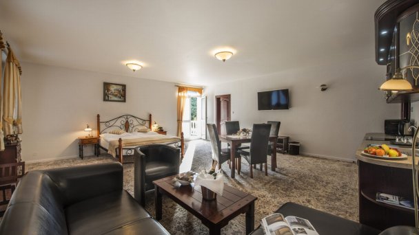 Hotel Svätojánsky kaštieľ *** Liptovský Ján 13