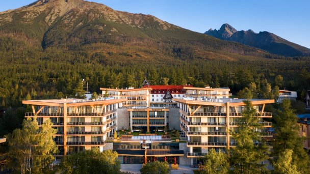 Hrebienok Resort s výhľadom na Tatry