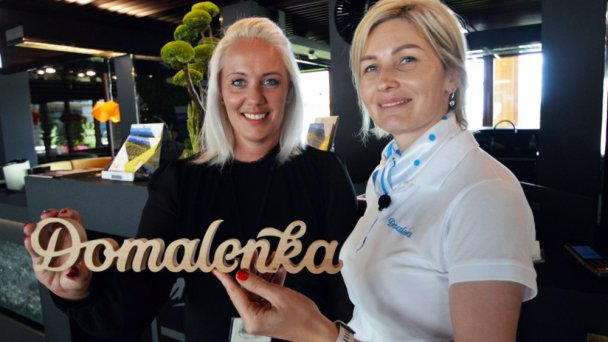 Pani riaditeľka s pani Sorgerovou na recepcii v 4-hviezdičkovej časti Hrebienok Resortu