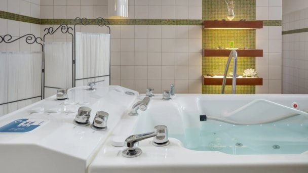 Thermia Palace Ensana Health Spa Hotel ***** 81
