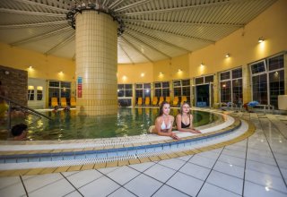 Thermalpark & ​​SPA se vstupem do venkovních a vnitřních bazénů a klasickou masáží
