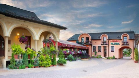 Hotel Flóra ** Bešeňová