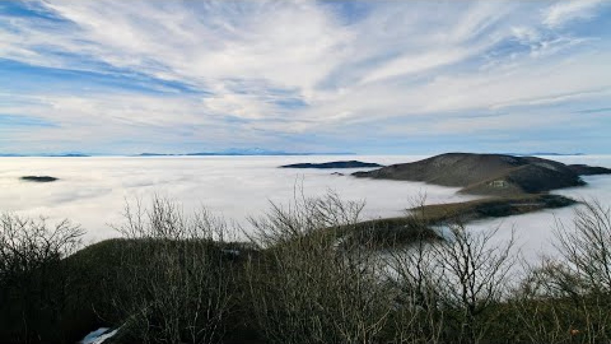 Výstup na Šimonku (Slanské vrchy) Autor: Nostromo Hiking Zdroj: https://www.youtube.com/@nostromohiking2364 Výstup na Šimonku (Slanské vrchy) Autor: Nostromo Hiking Zdroj: https://www.youtube.com/@nostromohiking2364