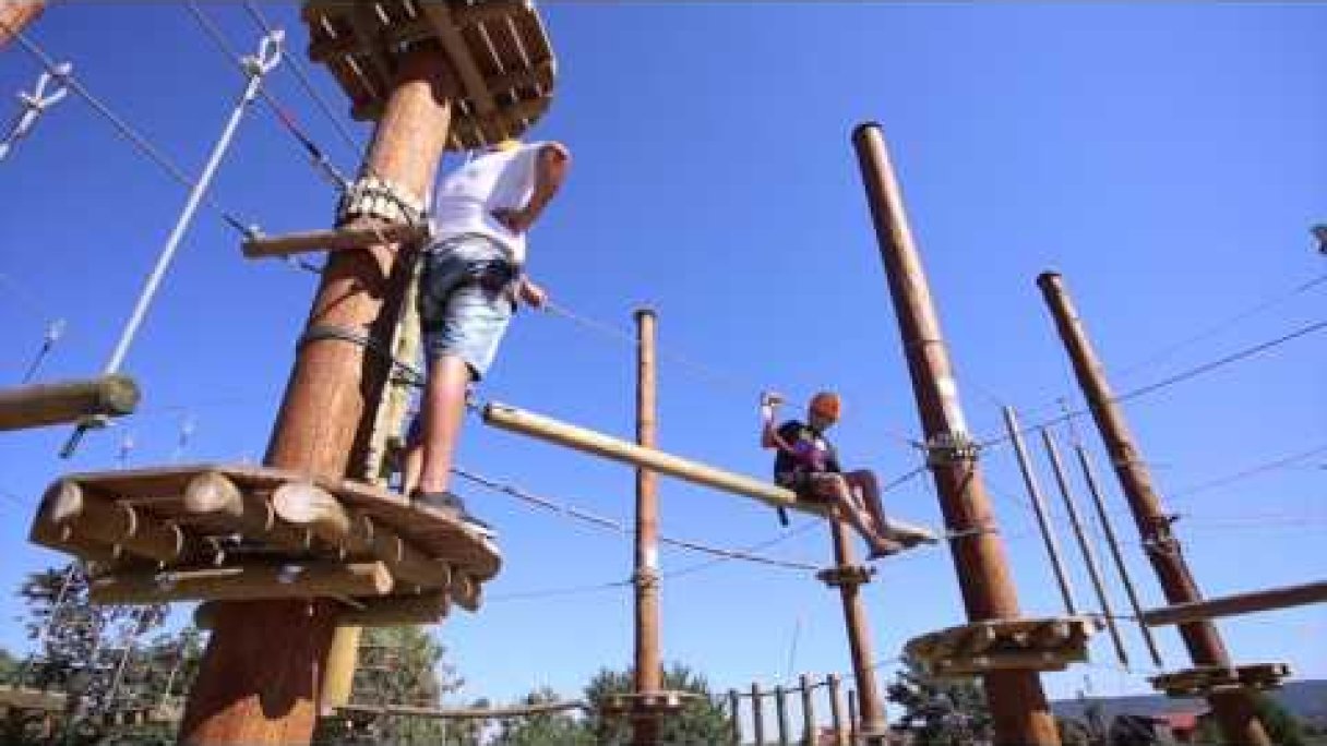 Lanový park-VadašLand Štúrovo,www.vadasland.sk Autor: VadašLand Štúrovo Zdroj: https://www.youtube.com/@vadaslandsturovo2487 Lanový park-VadašLand Štúrovo,www.vadasland.sk Autor: VadašLand Štúrovo Zdroj: https://www.youtube.com/@vadaslandsturovo2487