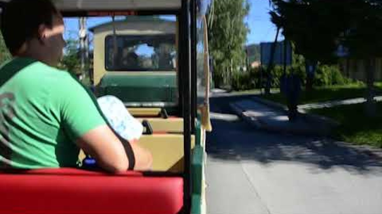 Roháčsky turistický vláčik Autor: Denis Ondriškovič Zdroj: https://www.youtube.com/@denisondriskovic Roháčsky turistický vláčik Autor: Denis Ondriškovič Zdroj: https://www.youtube.com/@denisondriskovic