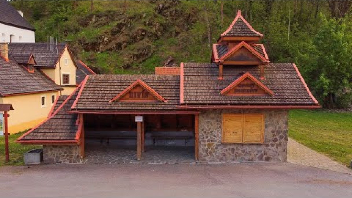 hrad Divín zhora - Slovensko ( 1080p ) Autor: Objektívom po Slovensku Zdroj: https://www.youtube.com/@objektivomnaslovensko372 hrad Divín zhora - Slovensko ( 1080p ) Autor: Objektívom po Slovensku Zdroj: https://www.youtube.com/@objektivomnaslovensko372