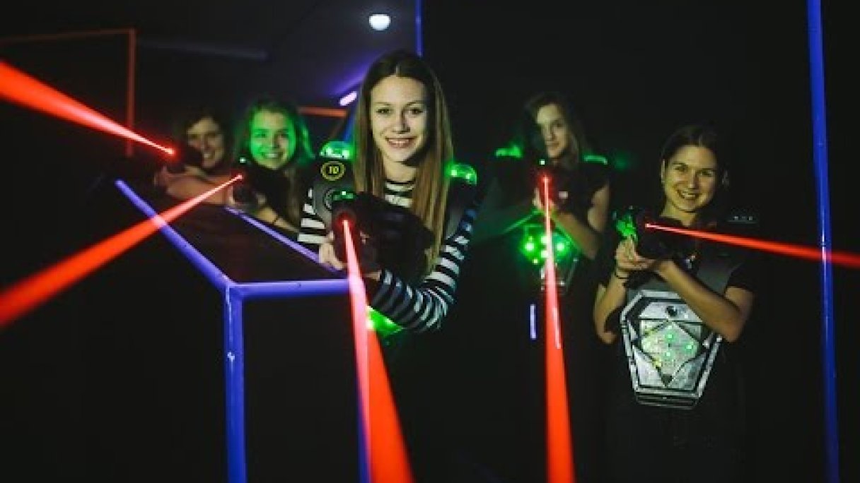 Laser Arena Pulzar (promo video) Autor: Laser Arena Pulzar Zdroj: https://www.youtube.com/@LaserarenapulzarSk