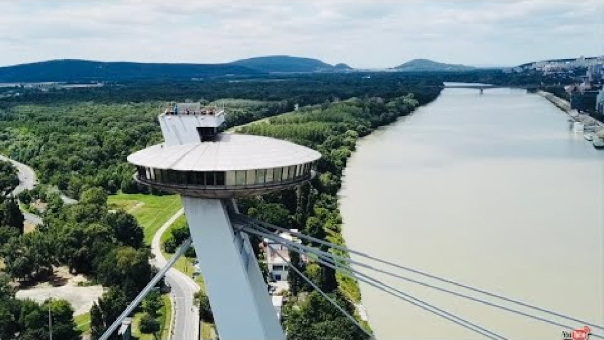 Bratislava - UFO Tower 4k Autor: Smiley Videography Zdroj: https://www.youtube.com/@SmileyVideography