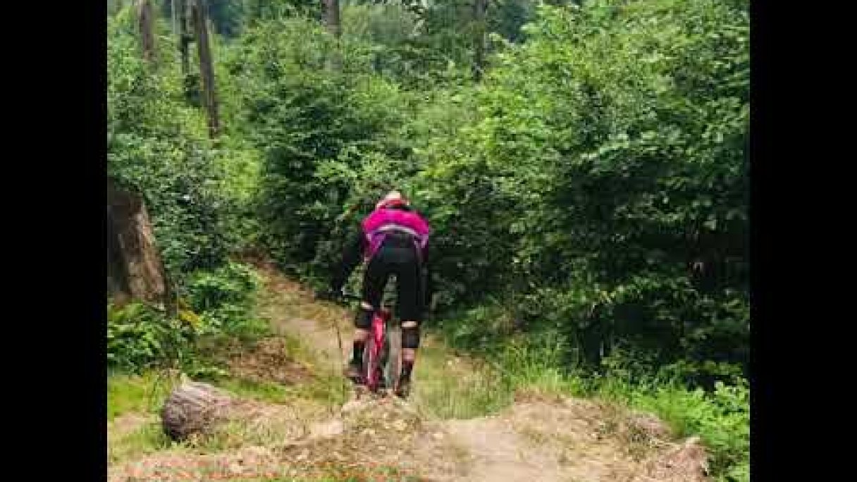 bike park Autor: Snowparadise Veľká Rača - Oščadnica Zdroj: https://www.youtube.com/@snowparadisevelkaraca-osca3853 bike park Autor: Snowparadise Veľká Rača - Oščadnica Zdroj: https://www.youtube.com/@snowparadisevelkaraca-osca3853