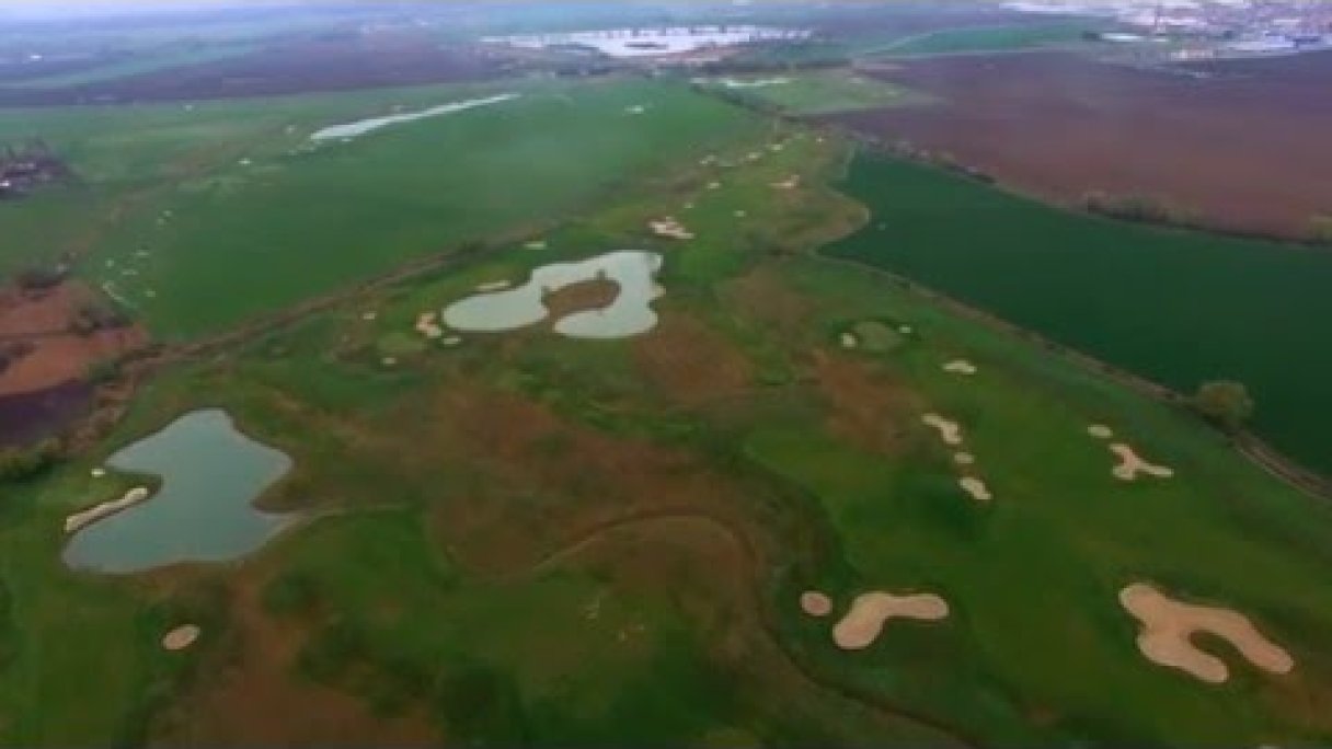 Golf Resort Skalica Autor: Robert Baumgartner Zdroj: https://www.youtube.com/@baumgartner_robert Golf Resort Skalica Autor: Robert Baumgartner Zdroj: https://www.youtube.com/@baumgartner_robert