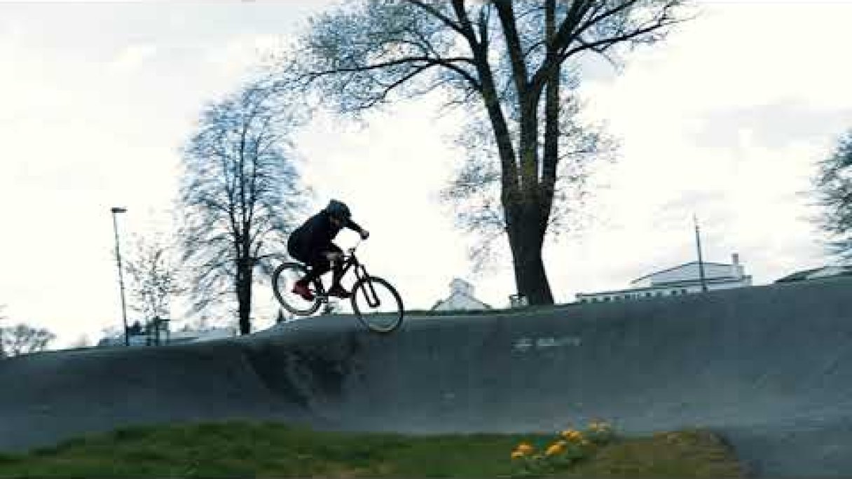PRETTY PUMPIN - Pump track Spišská Belá Autor: PAUL LANGE OSLANY Zdroj: https://www.youtube.com/@paullangesk