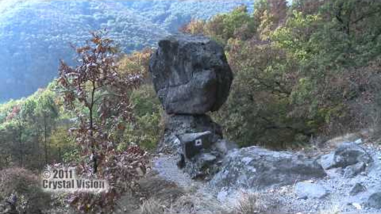 Čertova skala (Budča) Autor: Slovensky Trip Zdroj: https://www.youtube.com/@slovaktrip Čertova skala (Budča) Autor: Slovensky Trip Zdroj: https://www.youtube.com/@slovaktrip